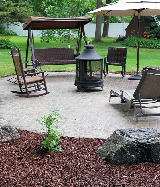 beautifully landscaped outdoor patio from South Dallas Turf & Supply